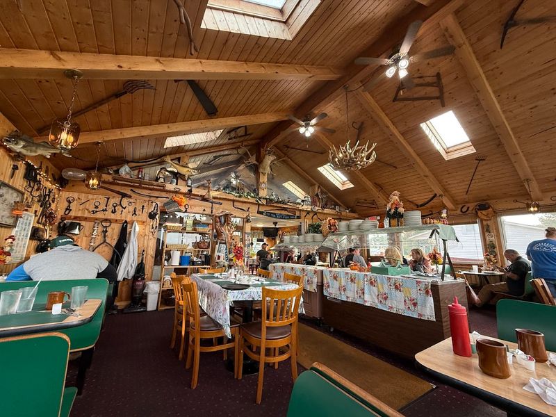 Epoufette Bayview Inn, Naubinway