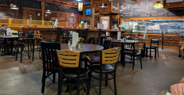 12 Missouri Restaurants Where The Kitchen Calls It A Night Once The Platters Are Gone