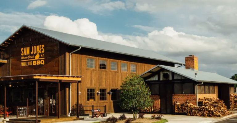 12 North Carolina BBQ Houses Where Tables Are Hard To Snag (And The Pork Makes It Worth The Wait)