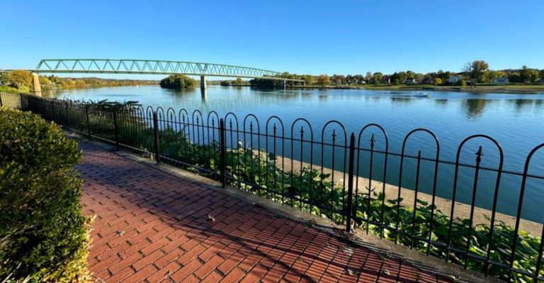 12 Ohio River Town Trips That Turn A Spring Weekend Into Something Special