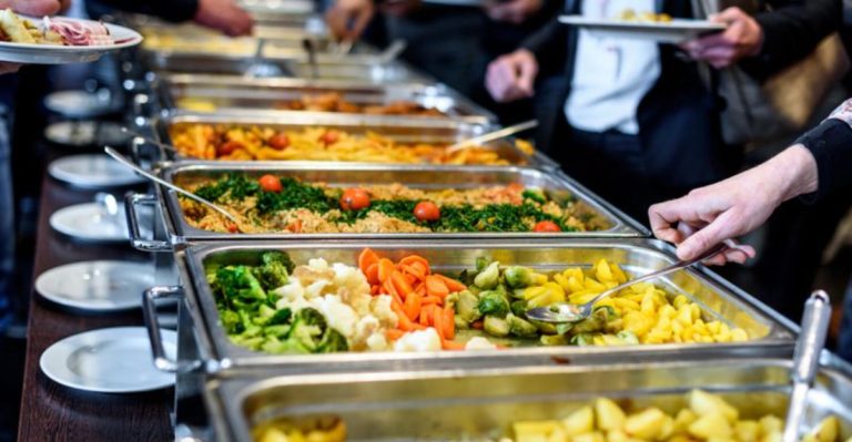 12 Retro All-You-Can-Eat Spots In North Carolina Where The Menu Hasn’t Changed