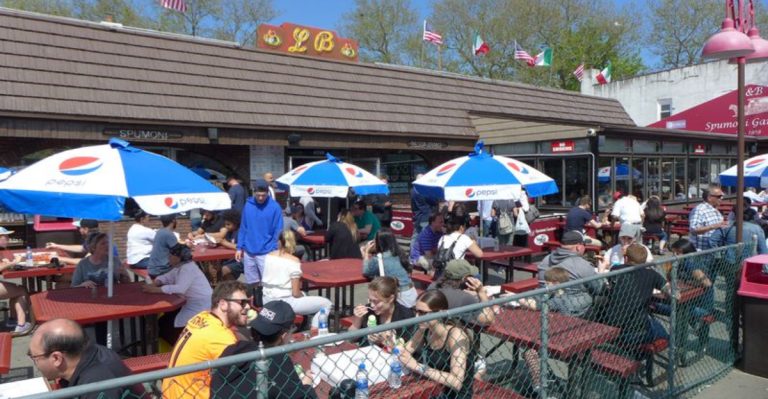 12 Retro New York Pizzerias That Haven’t Changed In Generations