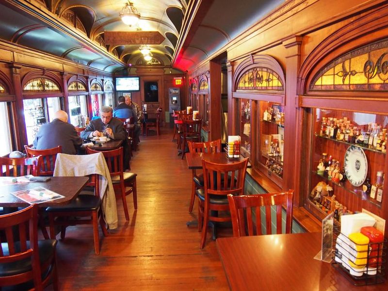 Bull Moose Bar & Grille