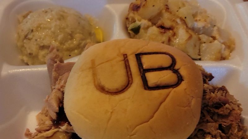 Uncle Beth's BBQ, North Lewisburg