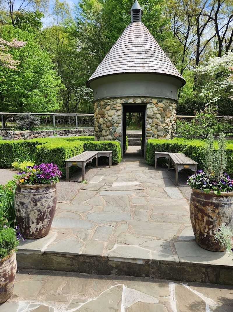 Fernwood Botanical Garden, Niles