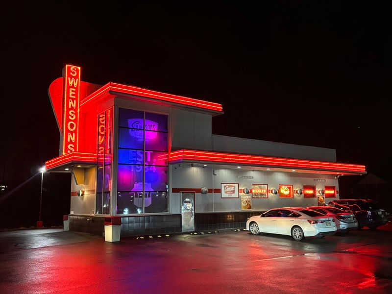Swensons Drive-In – Akron, OH