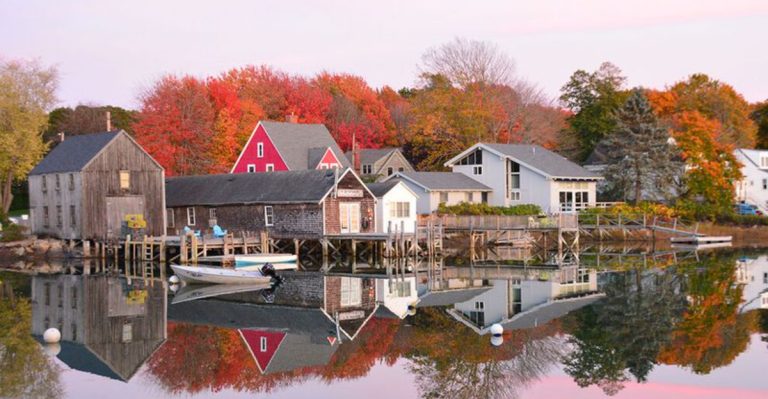12 Tiny Maine Coastal Towns That Feel Magical When The Leaves Change