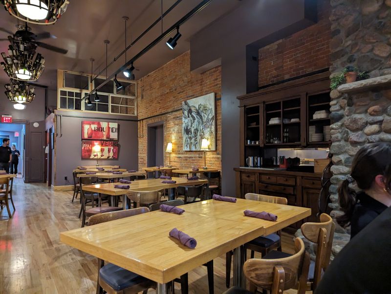 13. Mona Lisa's Restaurant, Eau Claire, Wisconsin