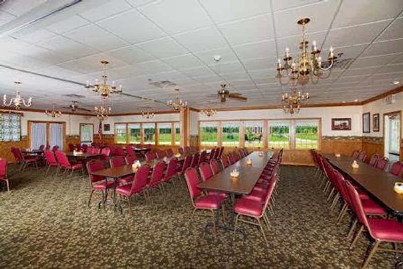 13. Mary Yoder's Amish Kitchen, Middlefield