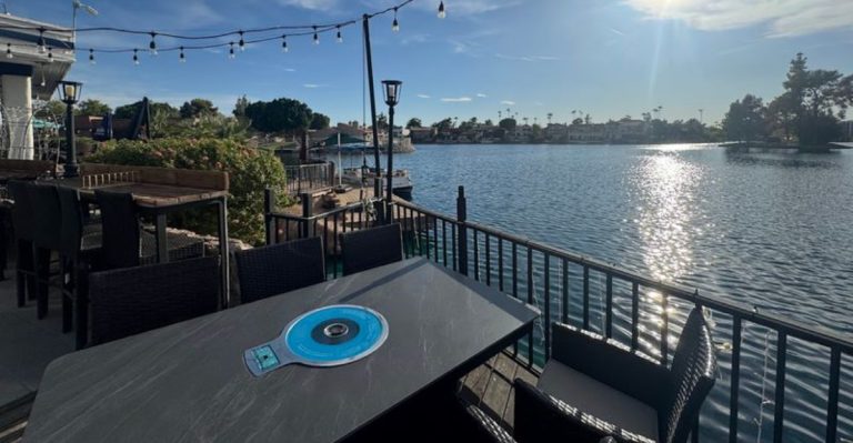 13 Arizona Waterfront Restaurants That Are Almost Too Perfect For Cozy Spring Evenings