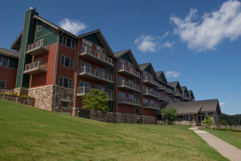 The Lodge At Mount Magazine, Paris