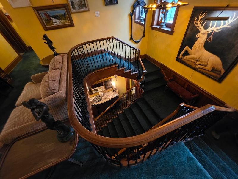 The English Inn, Eaton Rapids