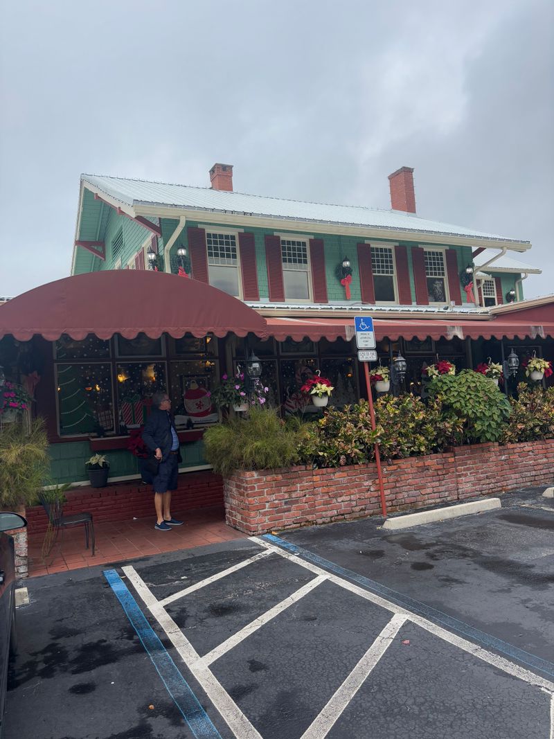 Cook's Buffet, Cafe & Bakery, DeLand