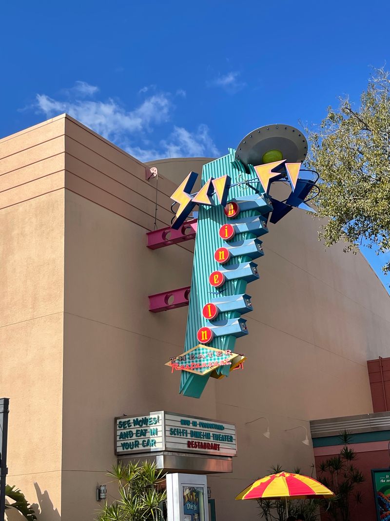 Sci-Fi Dine-In Theater Restaurant