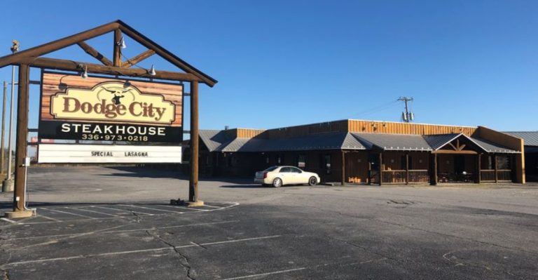 13 Forgotten ’80s North Carolina Burgers Fans Still Talk About Today