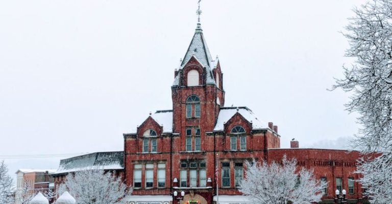 13 Haunted Old Theaters In Ohio Locals Can’t Forget