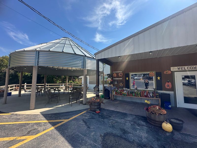 Bluff Lake Catfish Farm – Maquoketa