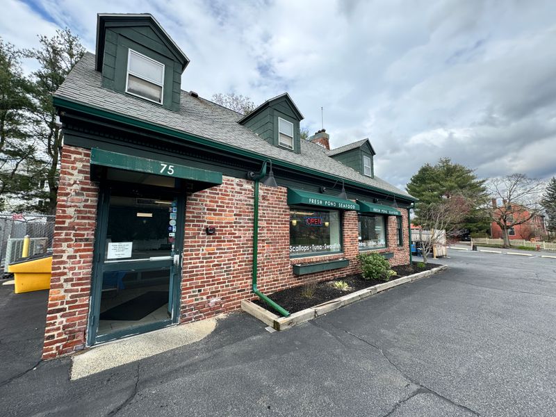 Fresh Pond Seafood Market & Takeout