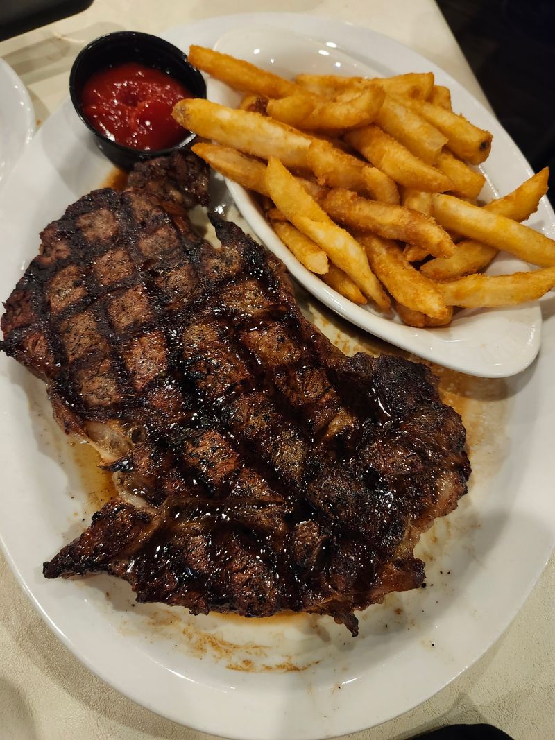 Lucky's Steakhouse, Davison