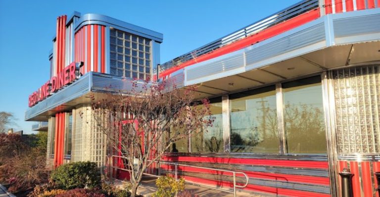 13 New York Diners Known For Thanksgiving Sides Locals Call Legendary