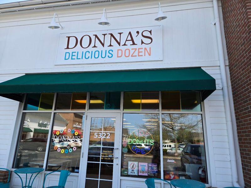 Donna's Delicious Dozen, Columbus