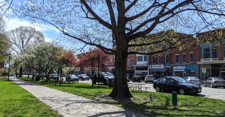 13 Ohio Small-Town Trips That Feel Extra Charming In April