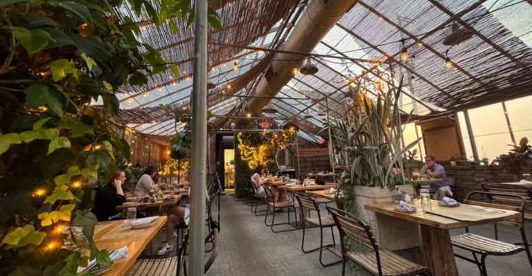 13 Pennsylvania Dining Spots With Outdoor Seating Perfect For Memorial Day