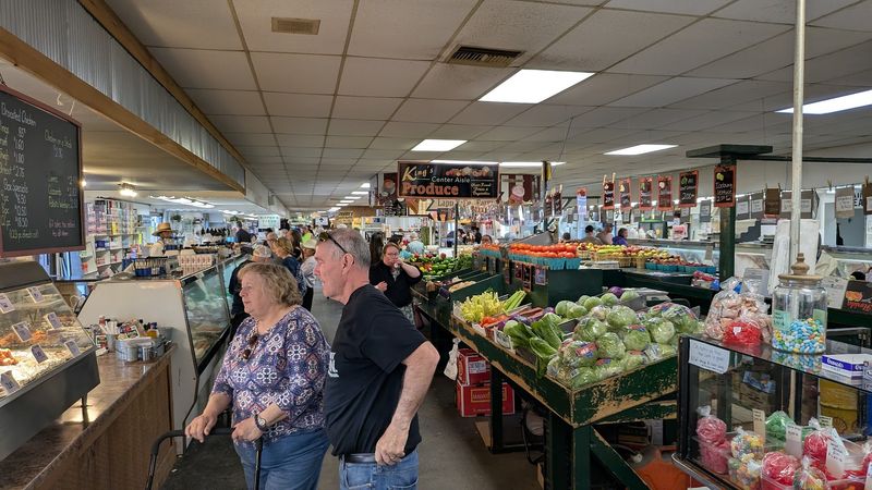 Green Dragon Farmers Market & Auction, Ephrata