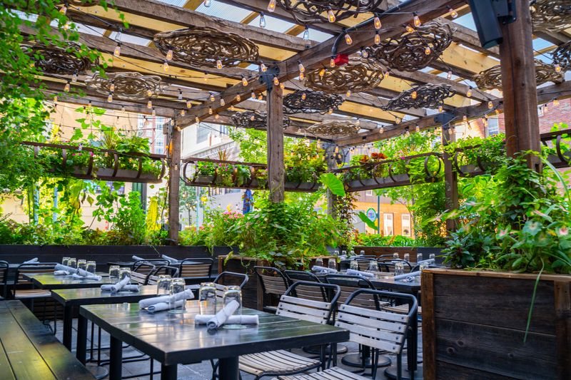 Harper's Garden - 31 S 18th St, Philadelphia