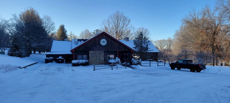Foggy Mountain Lodge & Pub 