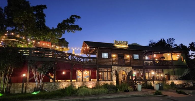 13 Pennsylvania Restaurants Where Wacky Dining Makes Eating Downright Fun In 2026