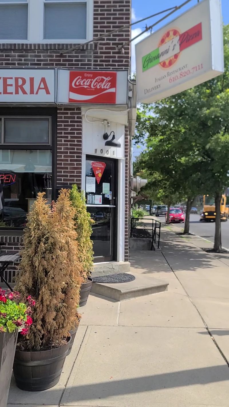 14. Giovanni's Pizza