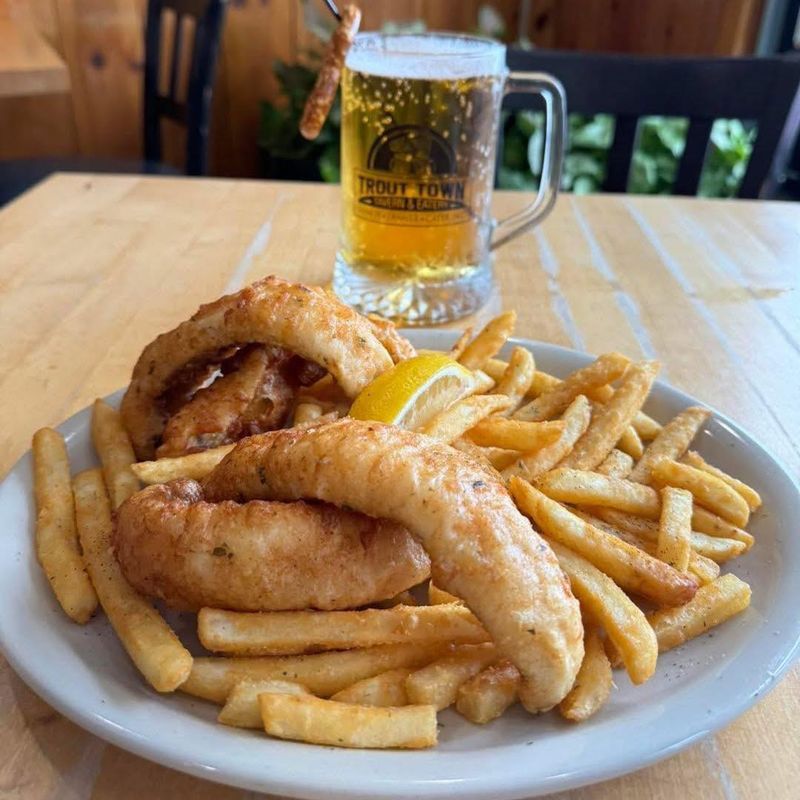 Trout Town Tavern & Eatery – Kalkaska