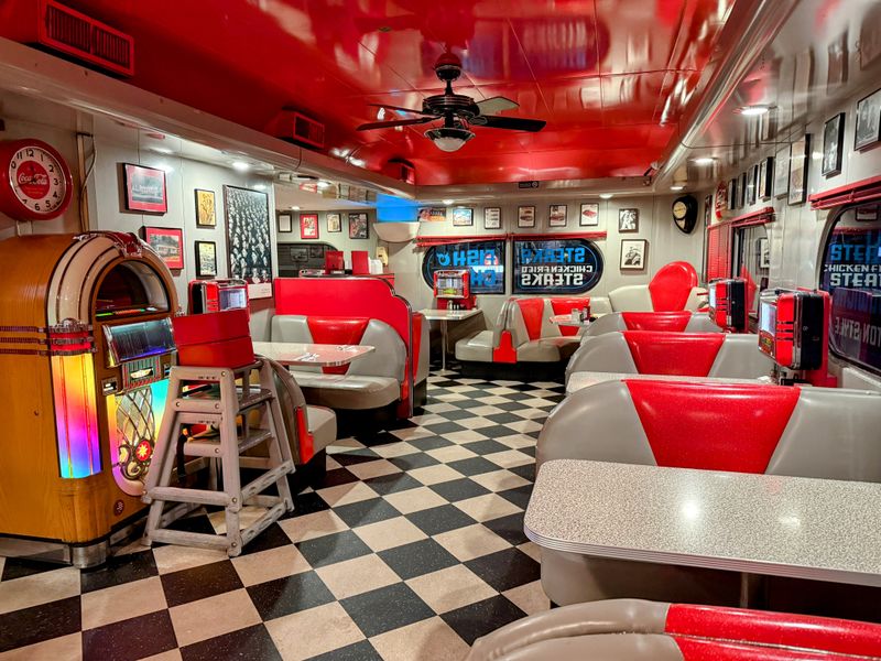 5 & Diner — Phoenix, AZ