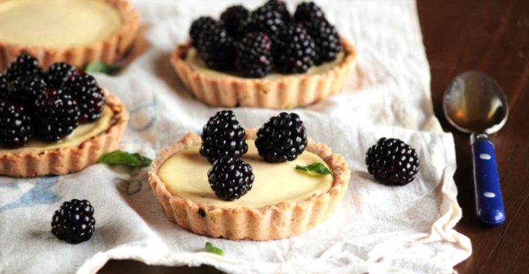 14 Best Potluck Desserts No One Thinks To Bring
