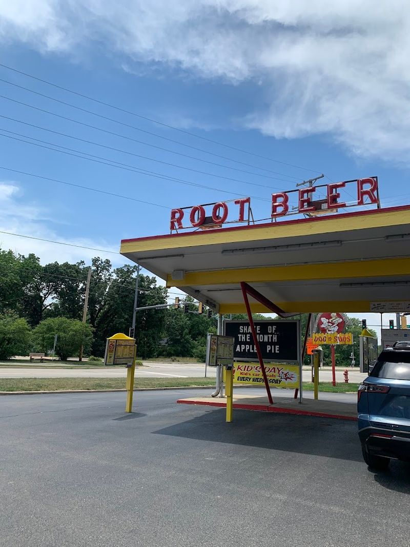 Miller's Dog n Suds Drive-In - Ingleside