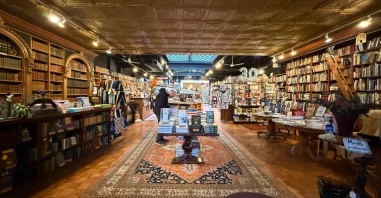14 Enormous Ohio Bookstores Where Bookworms Feel Like Kids In A Candy Store