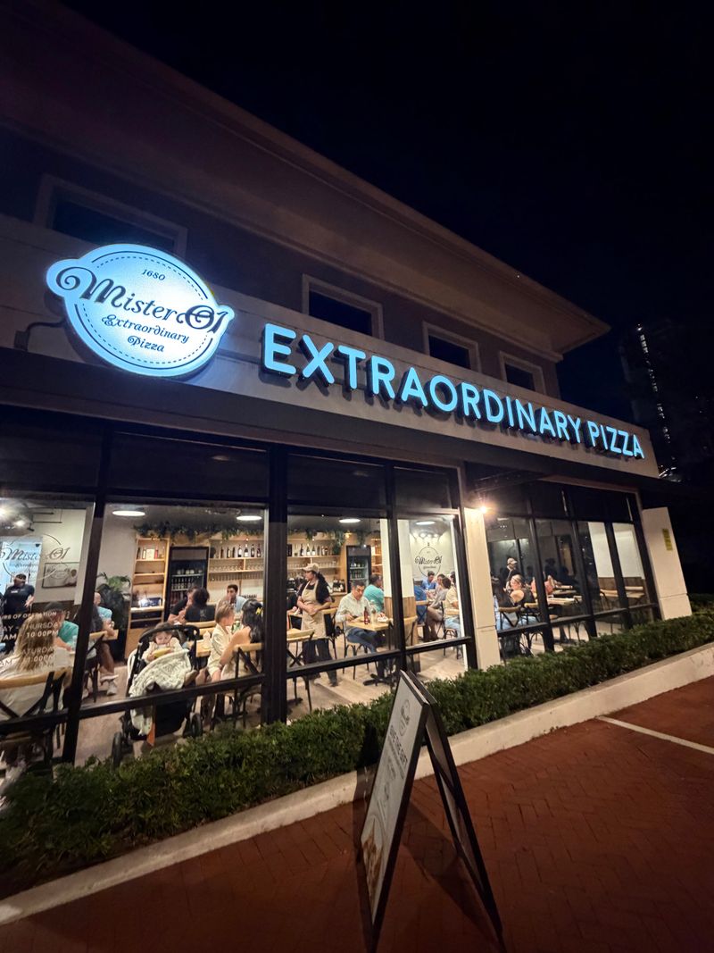 Mister O1 Extraordinary Pizza Fort Lauderdale