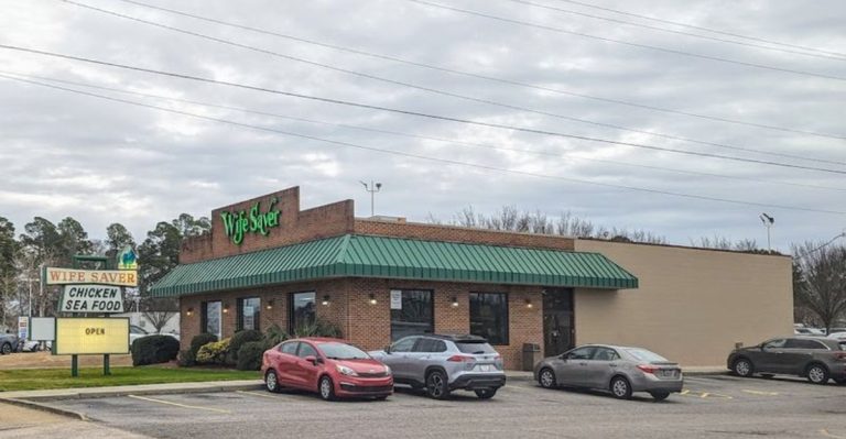 14 Georgia Soul Food Restaurants That Locals Say Rival Grandma’s Cooking