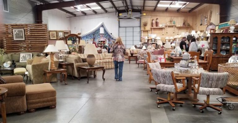 14 Lesser-Known Arizona Thrift Shops Brimming With Vintage Finds
