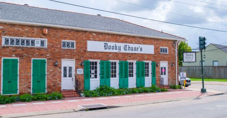 14 Louisiana Fried Chicken Joints That Locals Whisper Are Better Than Grandma’s