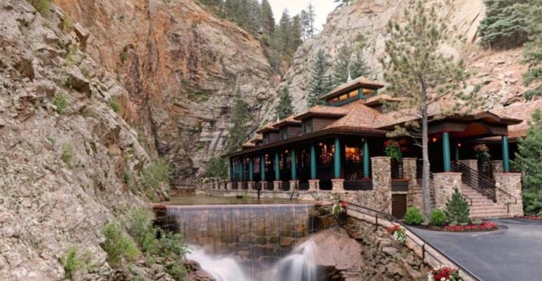 14 Mountain-View Restaurants In Colorado That’ll Take Your Tastebuds To New Heights