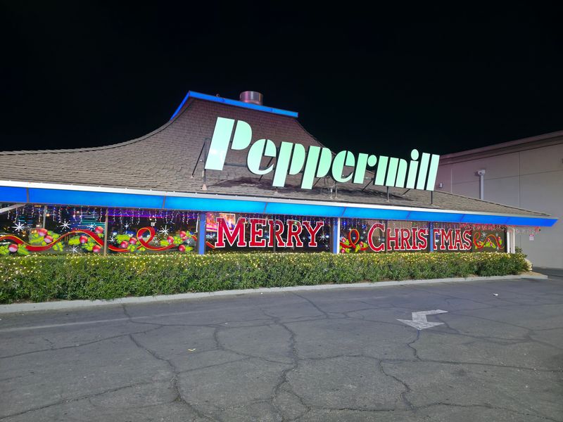 1. Peppermill Restaurant - Las Vegas, Nevada