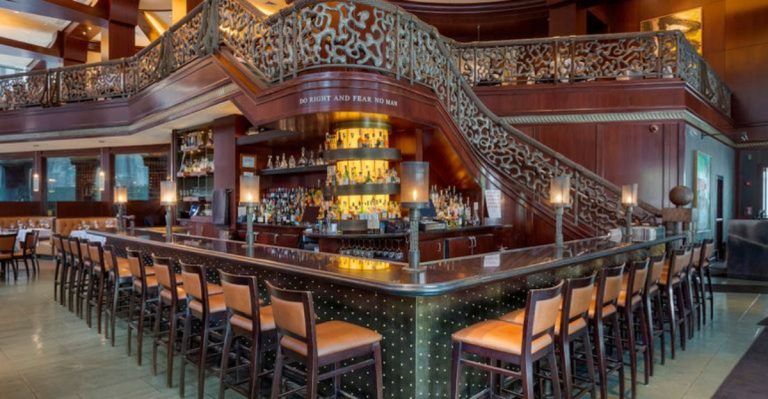 14 New York Steakhouse Chains That Locals Say Truly Deliver For The Price