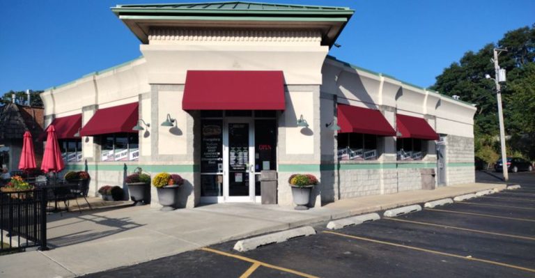 14 Suburban Illinois Sandwich Shops That Make Chicago Chains Look Ordinary