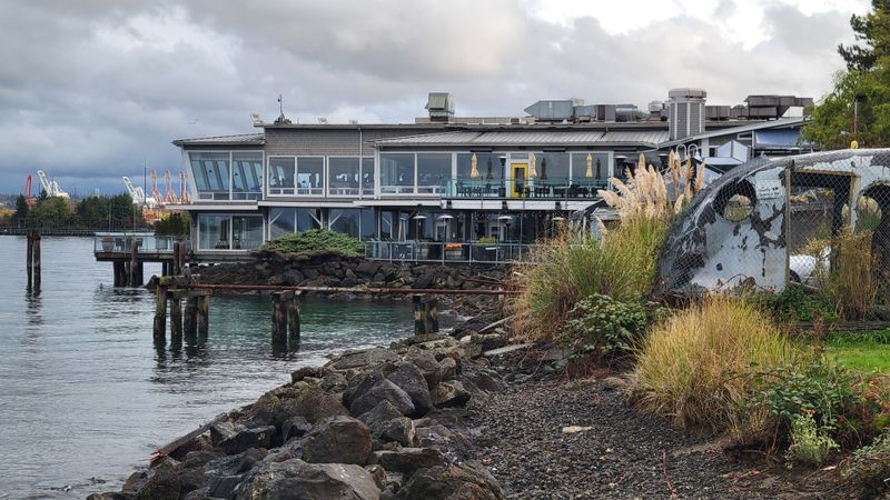 Salty's on Alki – Seattle