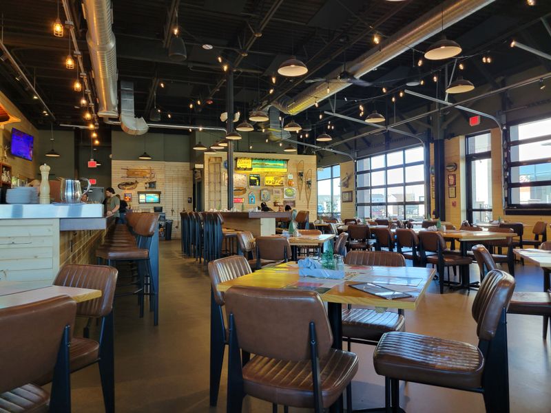 15. Guesthouse Tavern & Oyster 