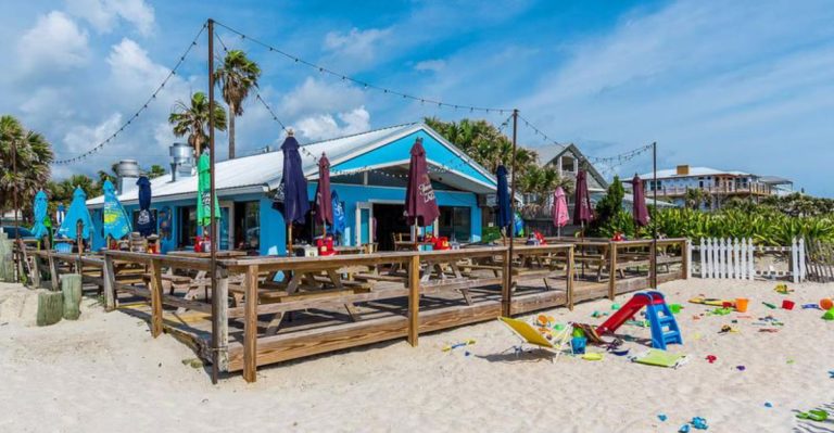 15 Beachfront Restaurants In Florida Where The Views Rival The Food