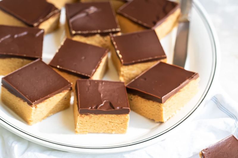 No-Bake Chocolate Peanut Butter Bars