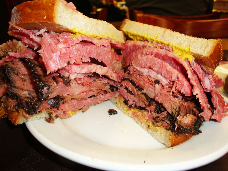Der Wienerschnitzel's Pastrami Sandwich